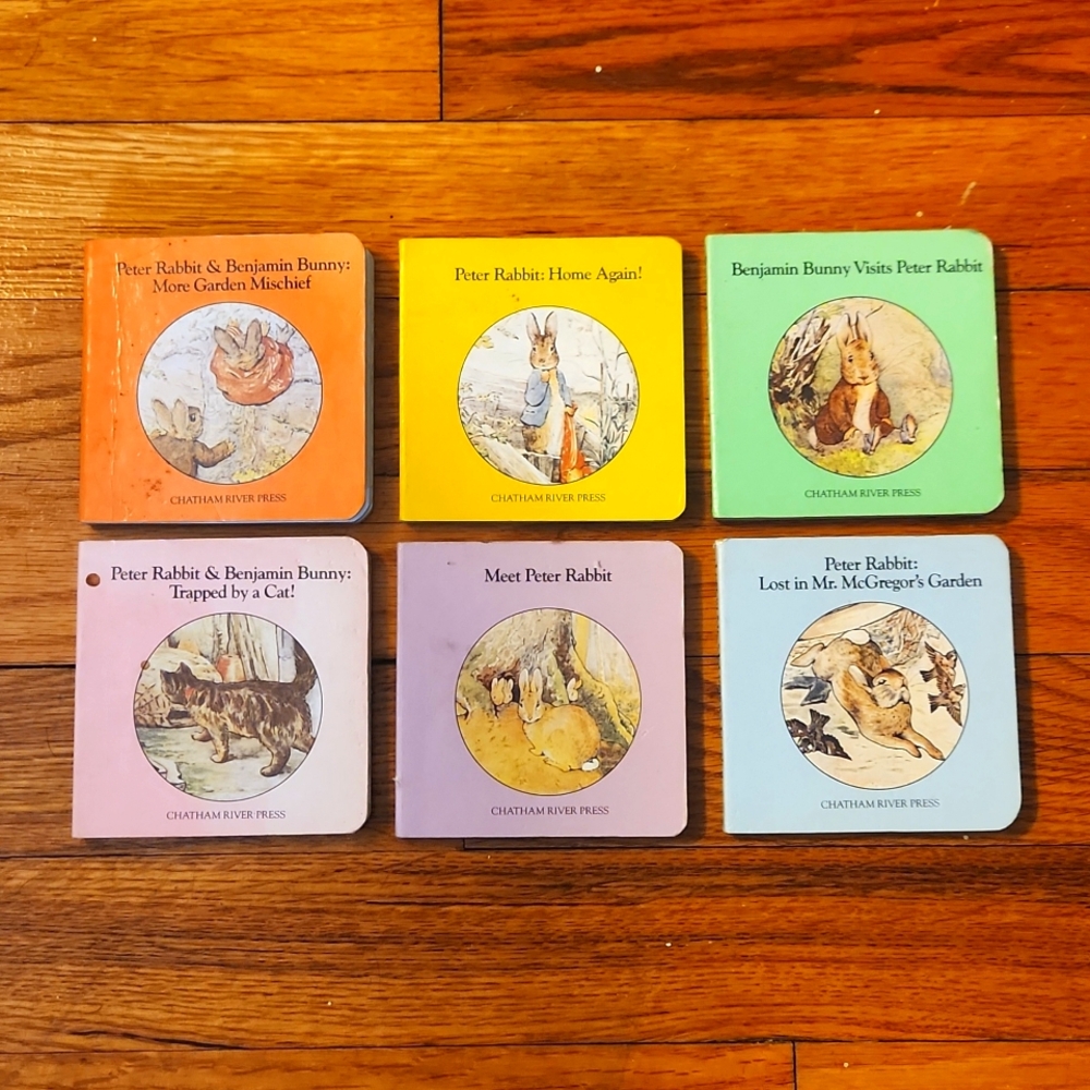 1985 Little Treasury of Peter Rabbit Miniature Book Set - Picture 1 of 1